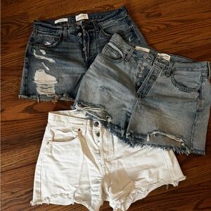 Universal Thread 90s Baggy Short - lot of 3